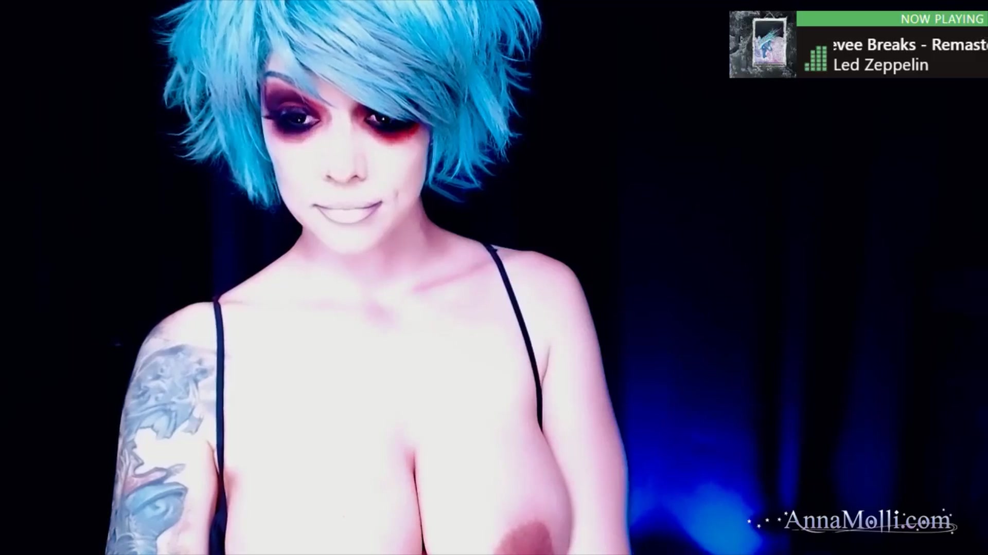 Gallery image thumbnail from AnnaMolli's myfreecams stream on, 08/11/2024, 06:33 image 9 of 20