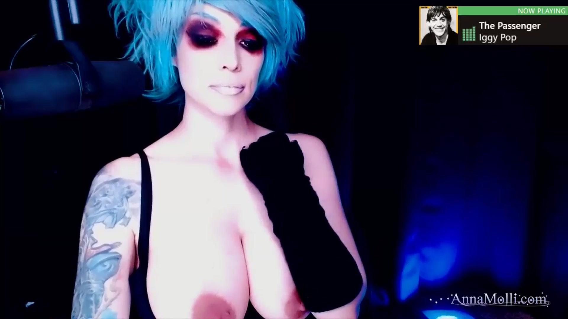 Gallery image thumbnail from AnnaMolli's myfreecams stream on, 08/18/2024, 03:35 image 10 of 20