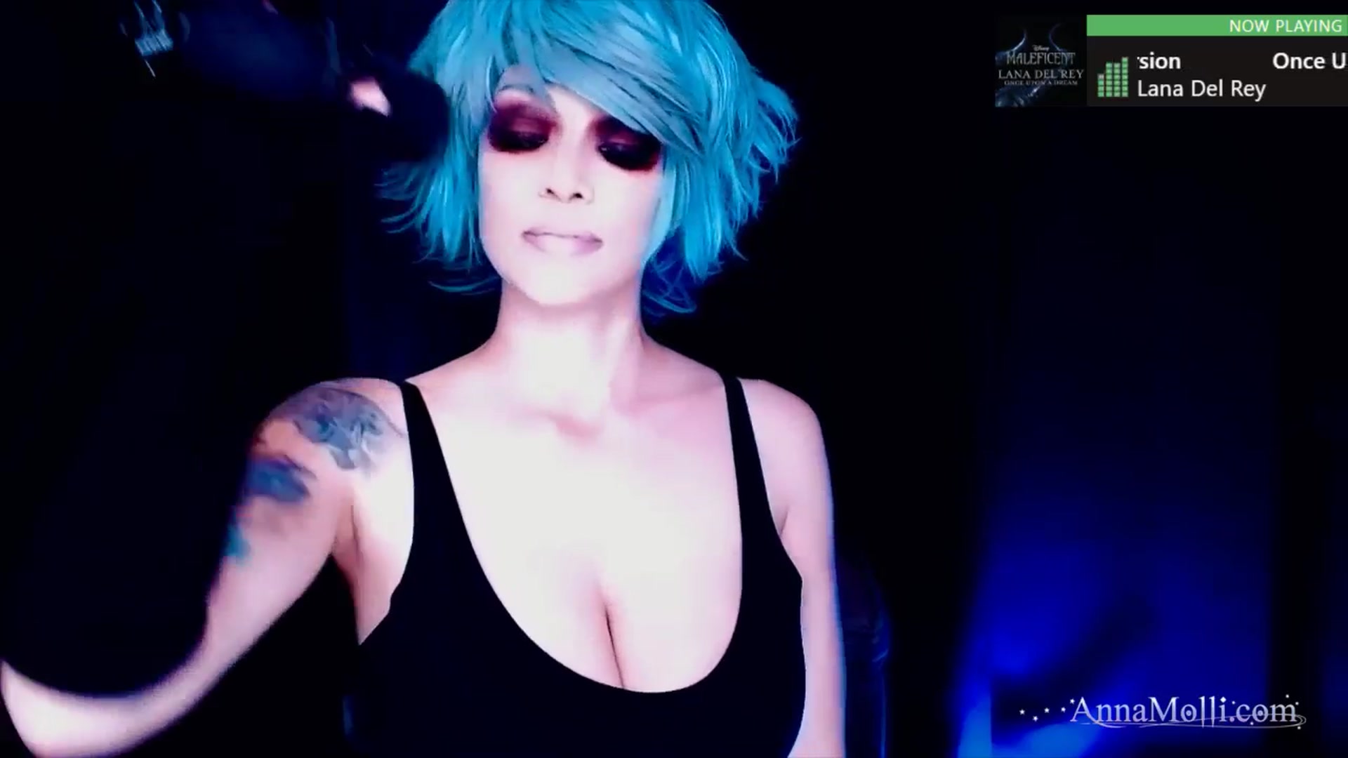Gallery image thumbnail from AnnaMolli's myfreecams stream on, 08/19/2024, 03:25 image 15 of 20