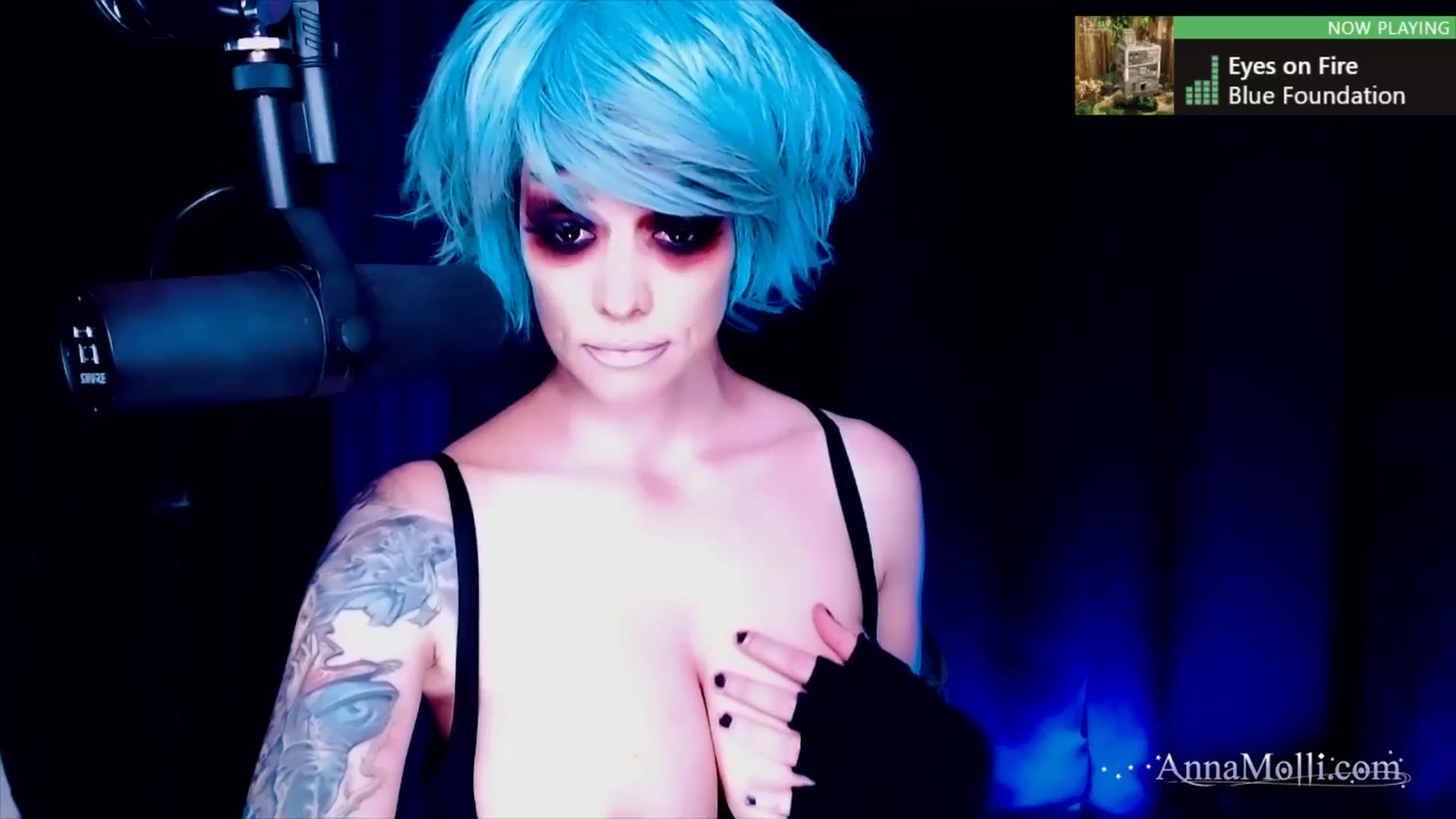 Gallery image thumbnail from AnnaMolli's myfreecams stream on, 08/21/2024, 04:03 image 16 of 20