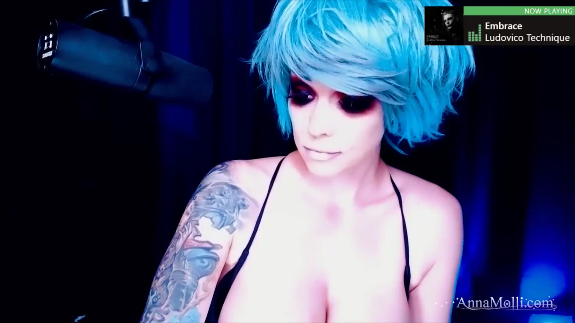 Gallery image thumbnail from AnnaMolli's myfreecams stream on, 09/11/2024, 04:06 image 18 of 20