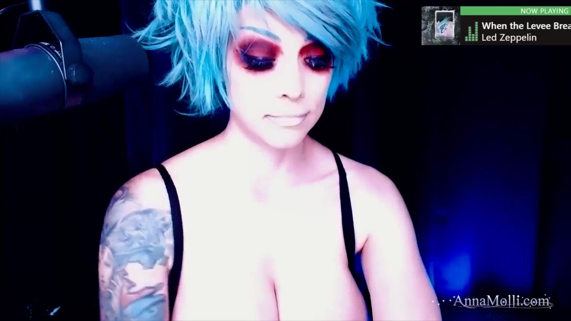 Gallery image thumbnail from AnnaMolli's myfreecams stream on, 09/14/2024, 03:57 image 7 of 20