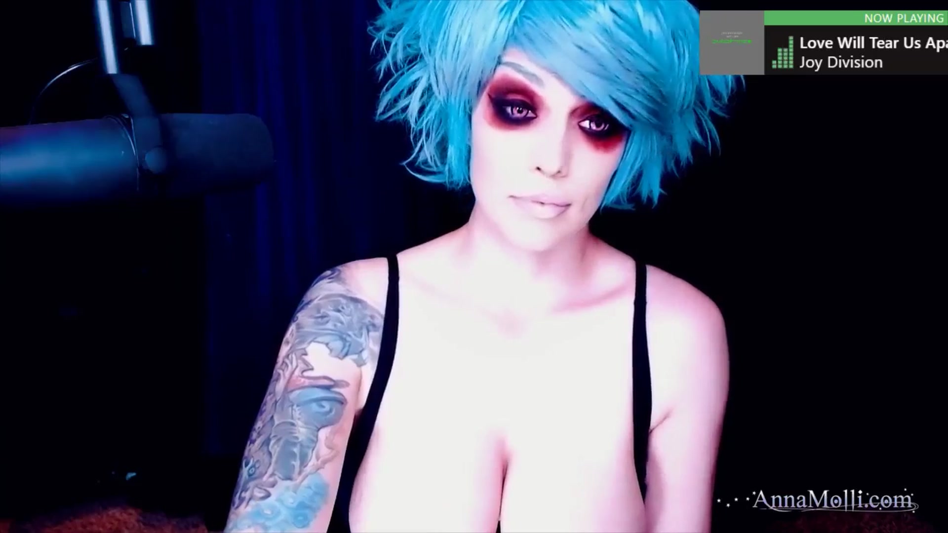 Gallery image thumbnail from AnnaMolli's myfreecams stream on, 09/20/2024, 04:06 image 3 of 20