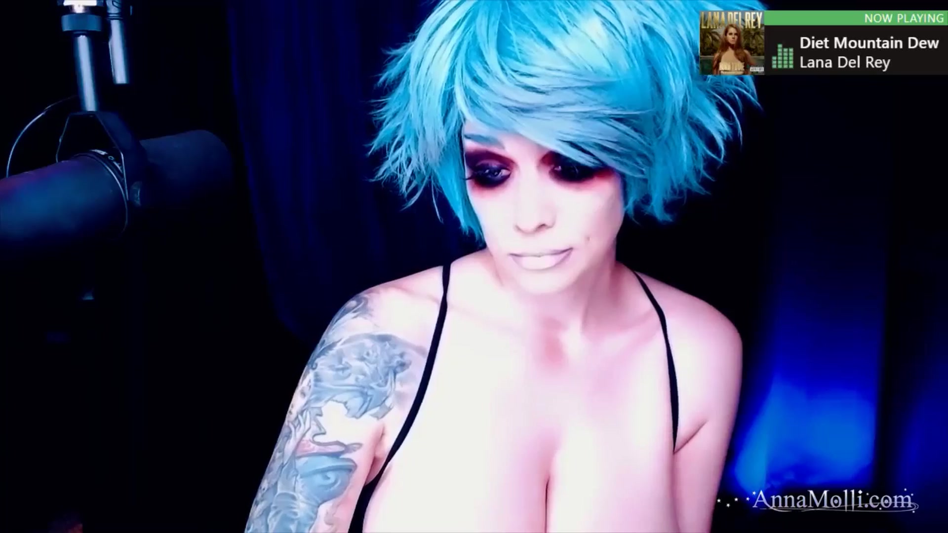Gallery image thumbnail from AnnaMolli's myfreecams stream on, 09/24/2024, 04:05 image 10 of 20