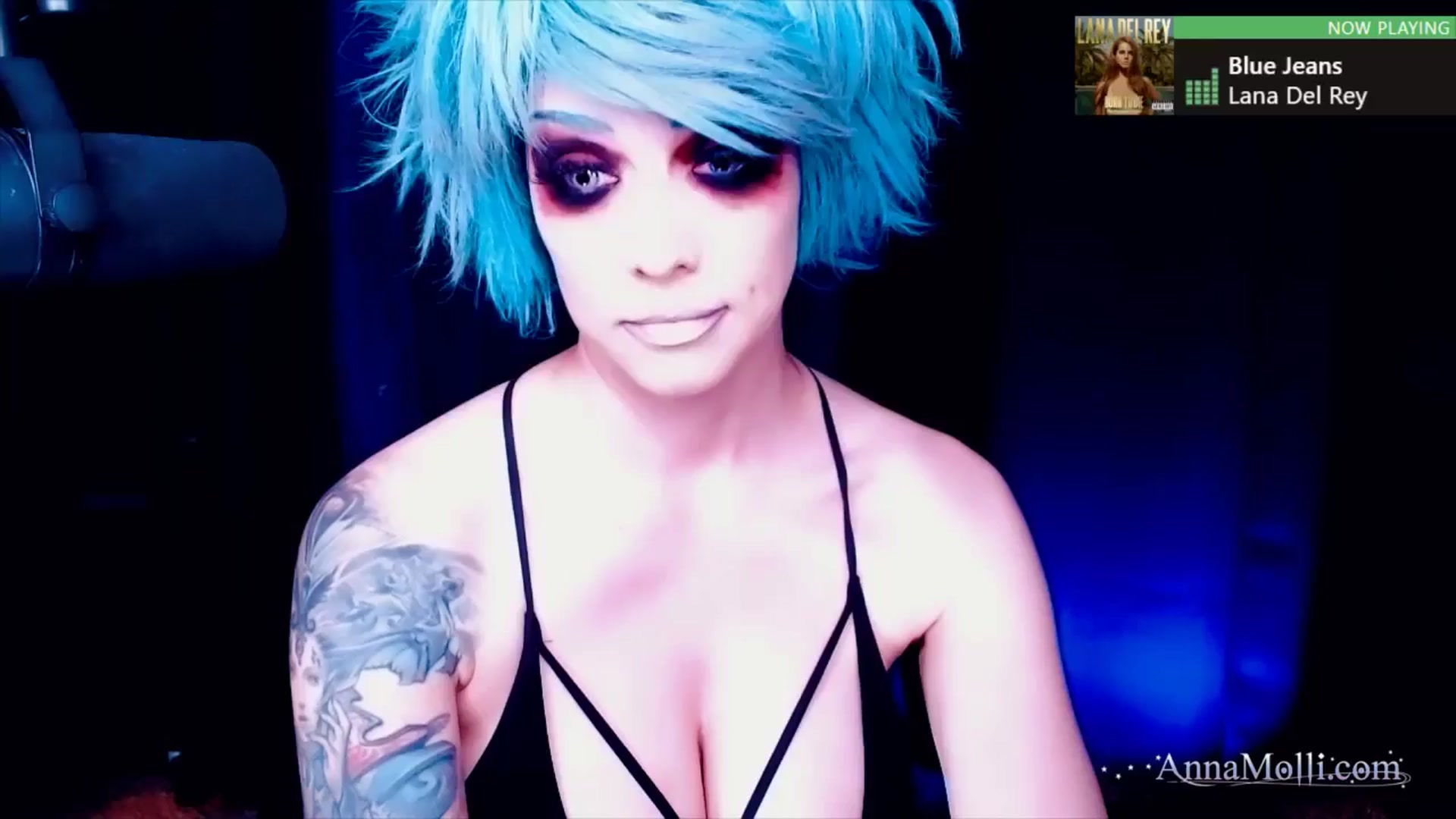 Gallery image thumbnail from AnnaMolli's myfreecams stream on, 09/25/2024, 04:05 image 2 of 20