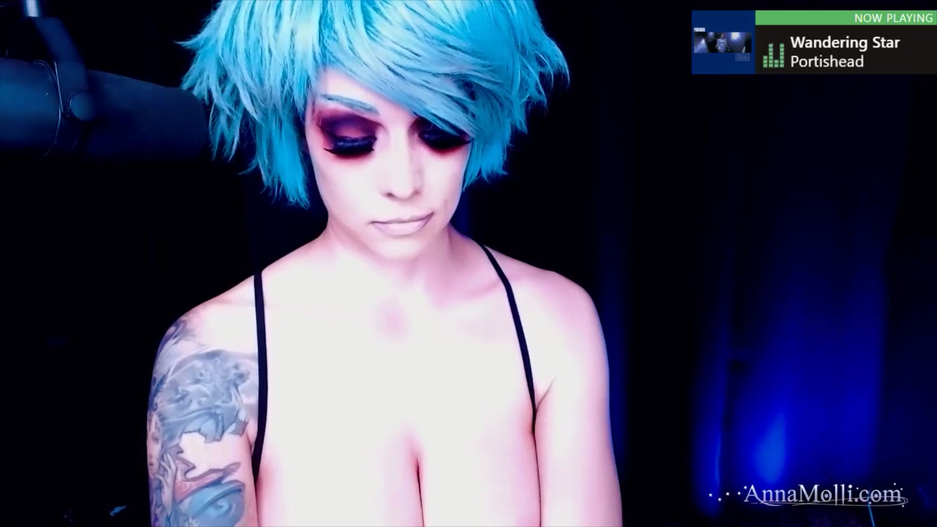 Gallery image thumbnail from AnnaMolli's myfreecams stream on, 10/08/2024, 04:04 image 18 of 20