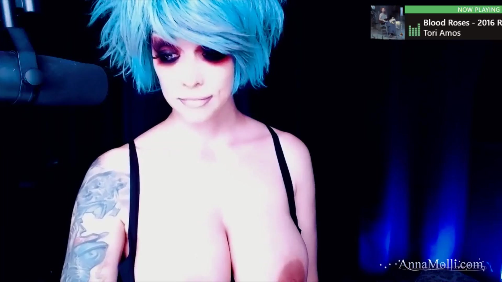 Gallery image thumbnail from AnnaMolli's myfreecams stream on, 10/20/2024, 06:38 image 14 of 20