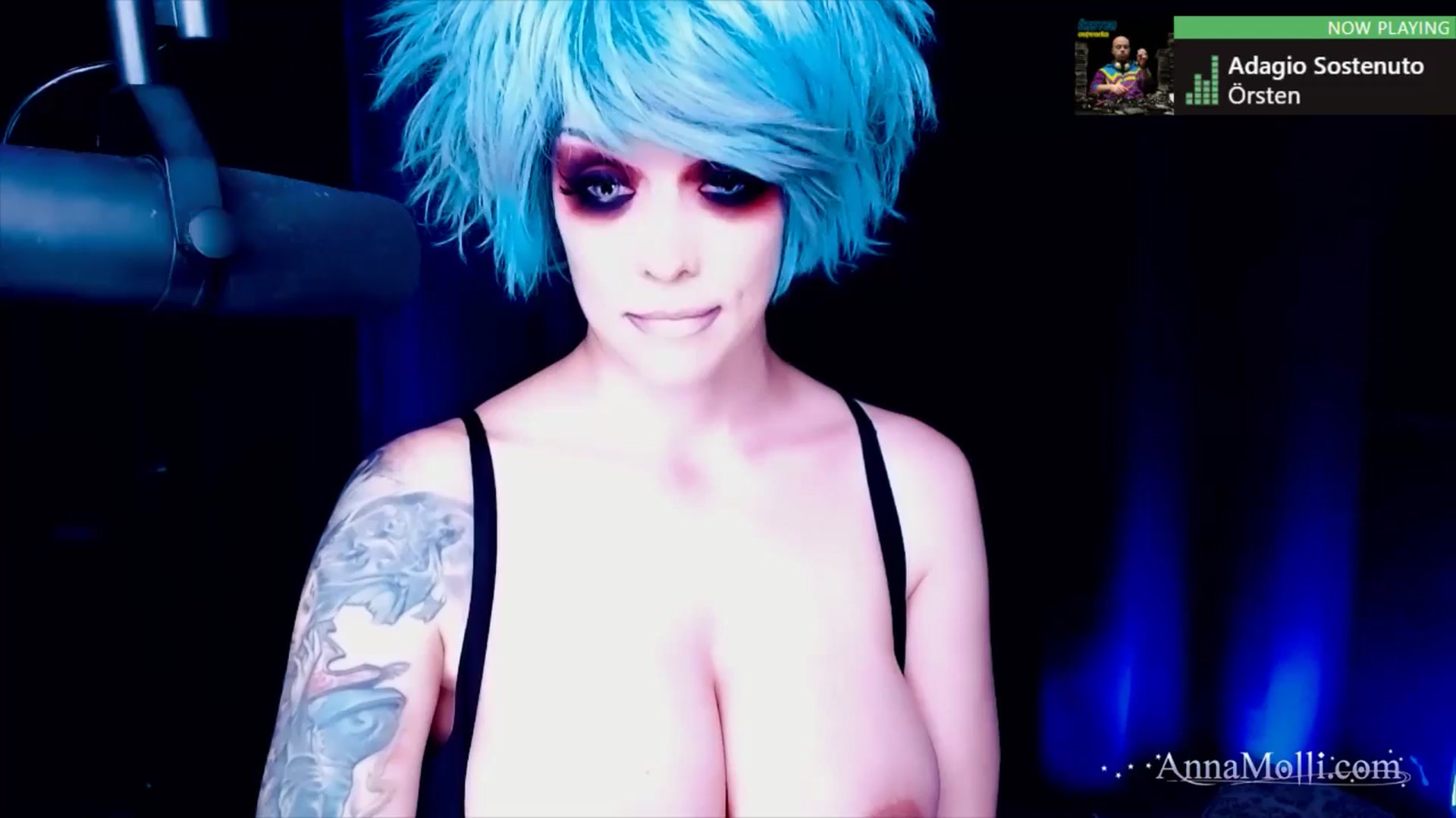 Gallery image thumbnail from AnnaMolli's myfreecams stream on, 10/20/2024, 06:38 image 6 of 20