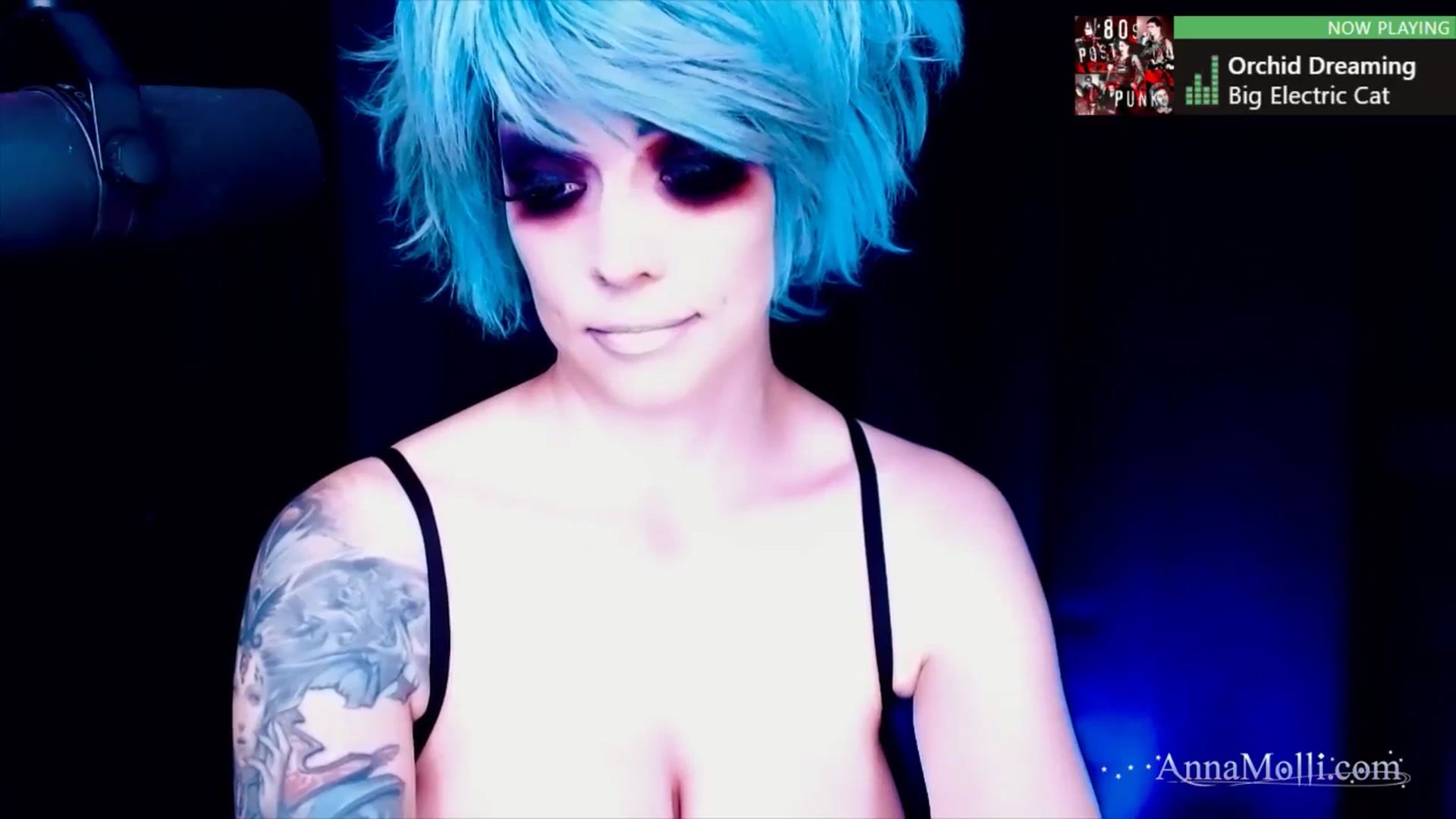 Gallery image thumbnail from AnnaMolli's myfreecams stream on, 10/23/2024, 04:06 image 19 of 20