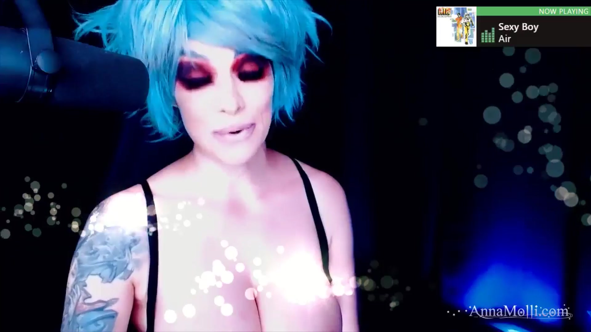 Gallery image thumbnail from AnnaMolli's myfreecams stream on, 11/11/2024, 05:03 image 17 of 20
