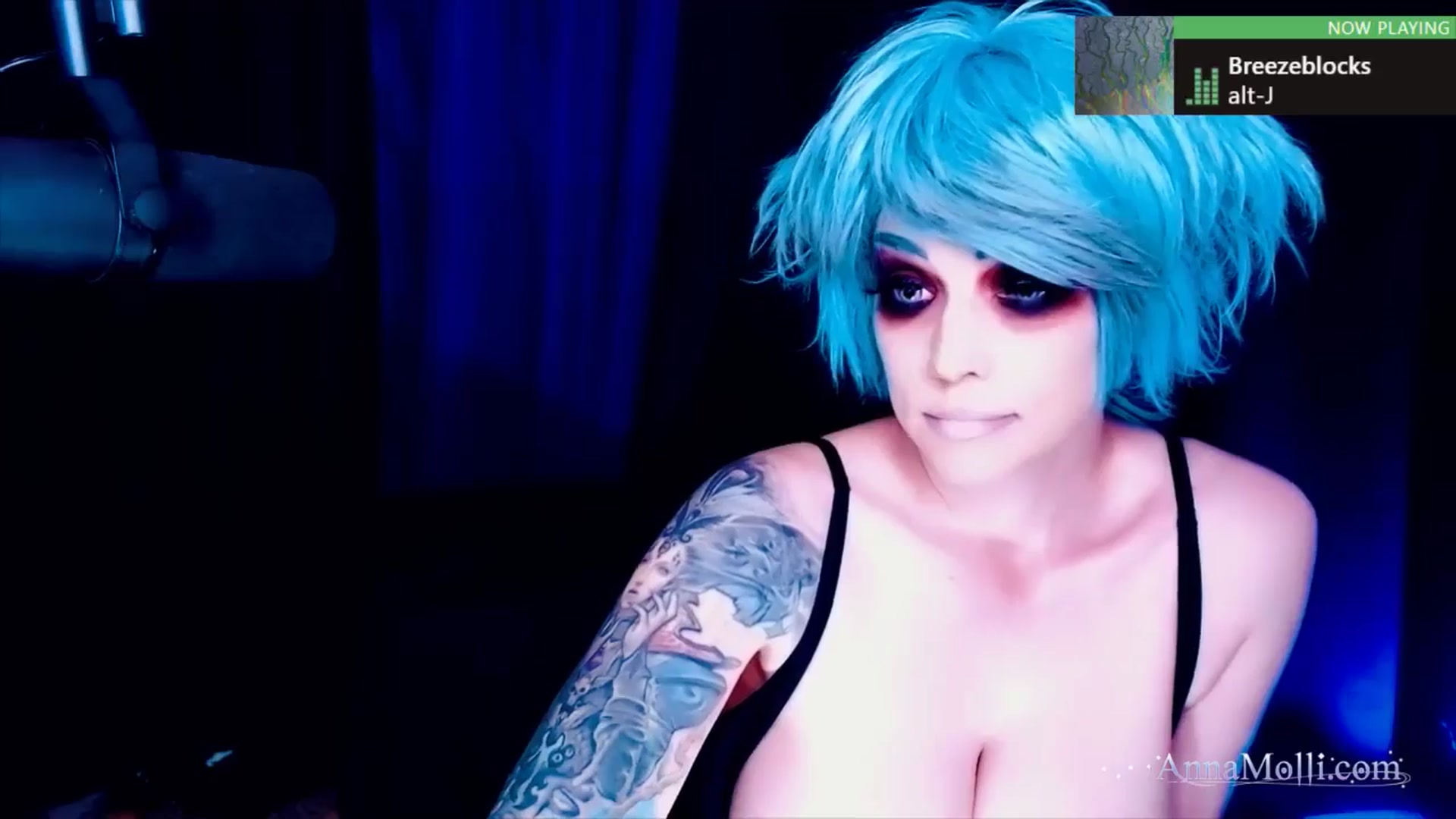 Gallery image thumbnail from AnnaMolli's myfreecams stream on, 11/14/2024, 05:02 image 14 of 20