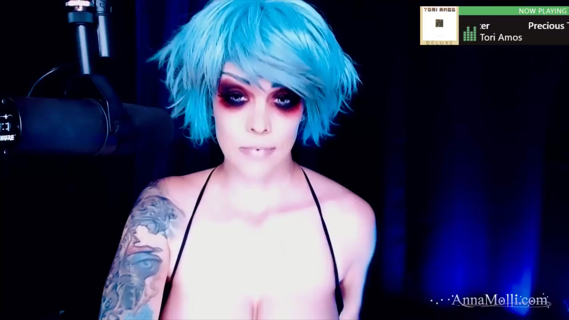 Gallery image thumbnail from AnnaMolli's myfreecams stream on, 11/16/2024, 03:32 image 10 of 20