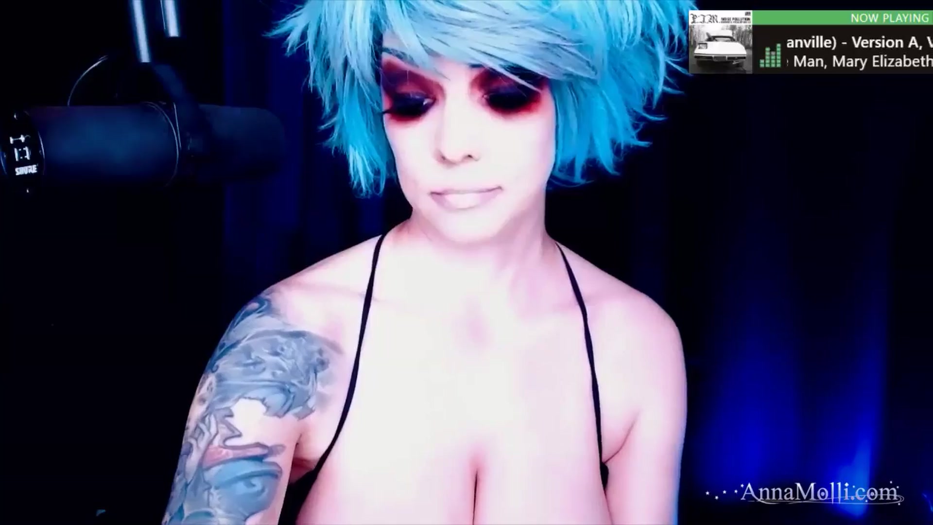 Gallery image thumbnail from AnnaMolli's myfreecams stream on, 11/16/2024, 03:32 image 2 of 20