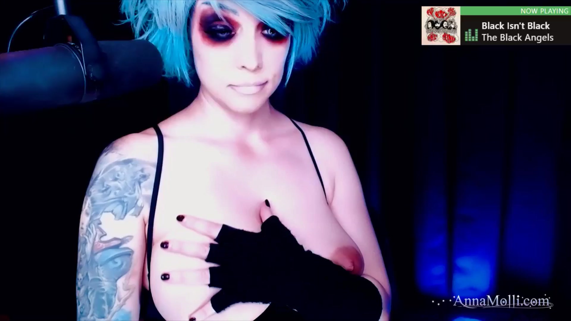 Gallery image thumbnail from AnnaMolli's myfreecams stream on, 11/27/2024, 05:03 image 16 of 20