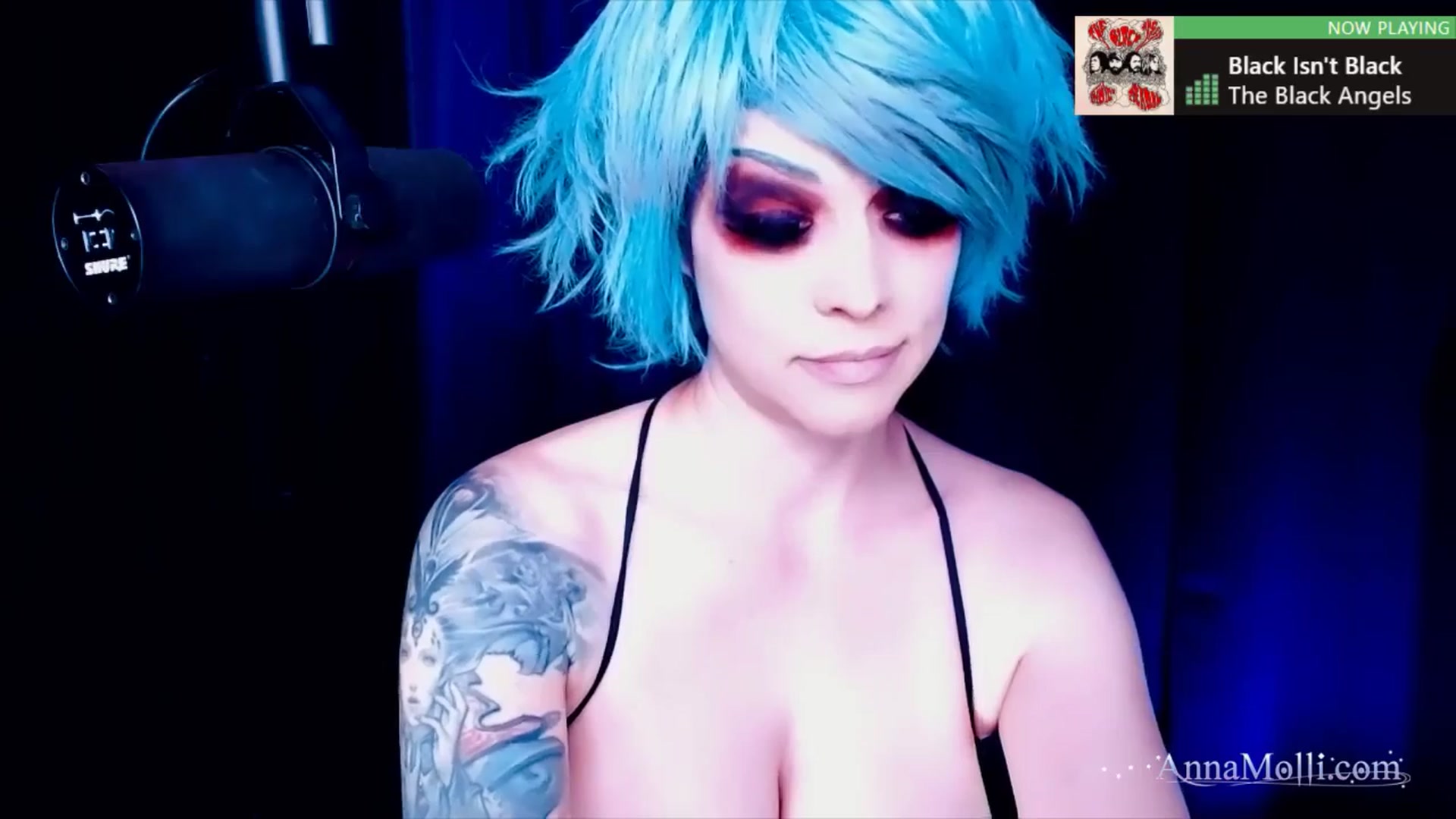 Gallery image thumbnail from AnnaMolli's myfreecams stream on, 12/09/2024, 05:03 image 16 of 20