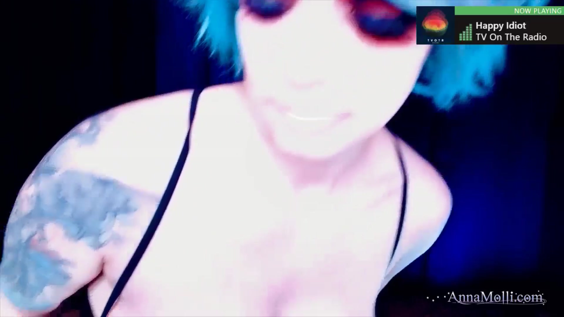 Gallery image thumbnail from AnnaMolli's myfreecams stream on, 12/10/2024, 05:08 image 6 of 20