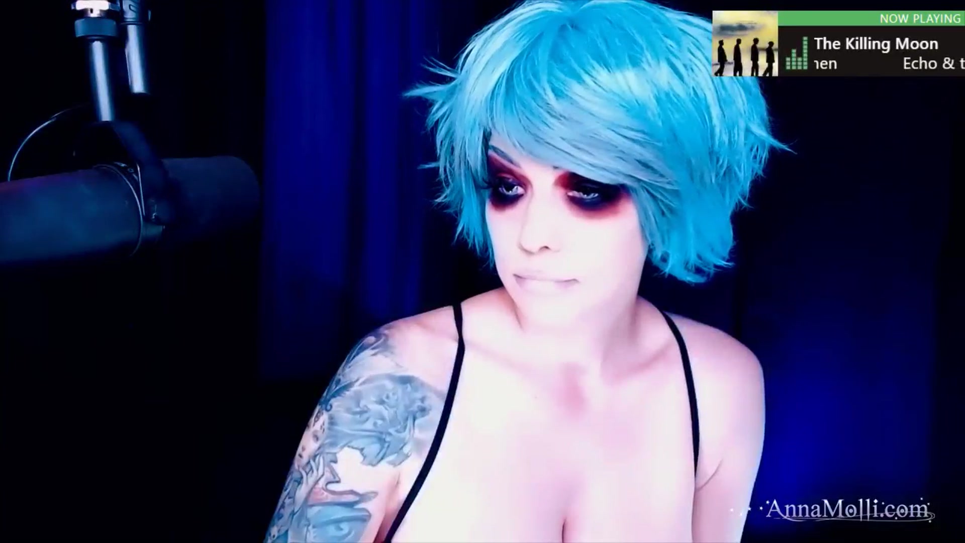 Gallery image thumbnail from AnnaMolli's myfreecams stream on, 12/10/2024, 05:08 image 5 of 20