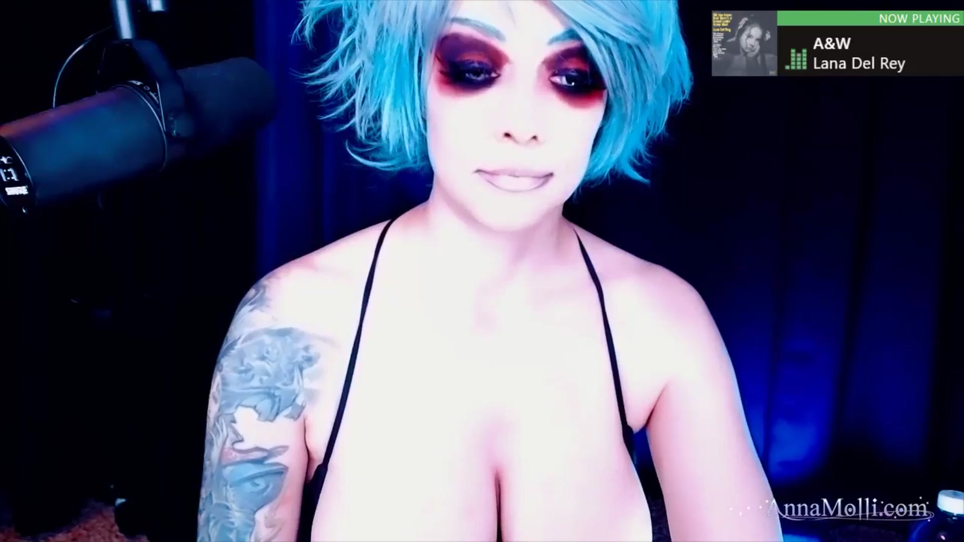 Gallery image thumbnail from AnnaMolli's myfreecams stream on, 12/17/2024, 05:09 image 16 of 20