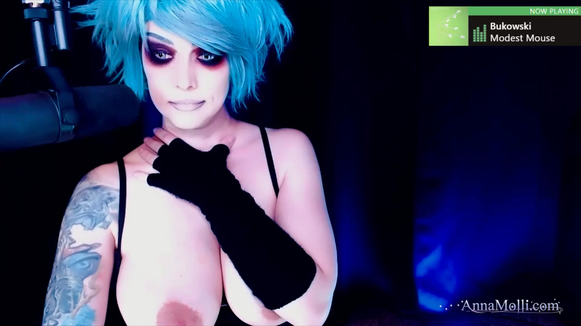 Gallery image thumbnail from AnnaMolli's myfreecams stream on, 12/18/2024, 05:06 image 4 of 20
