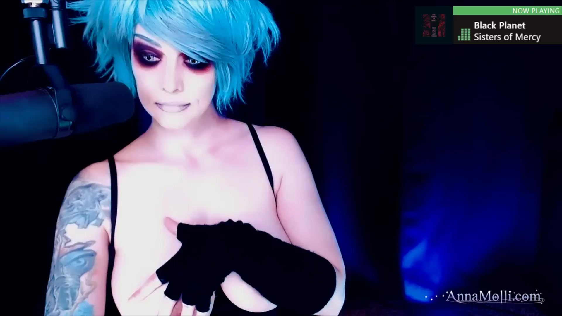 Gallery image thumbnail from AnnaMolli's myfreecams stream on, 12/18/2024, 05:06 image 5 of 20
