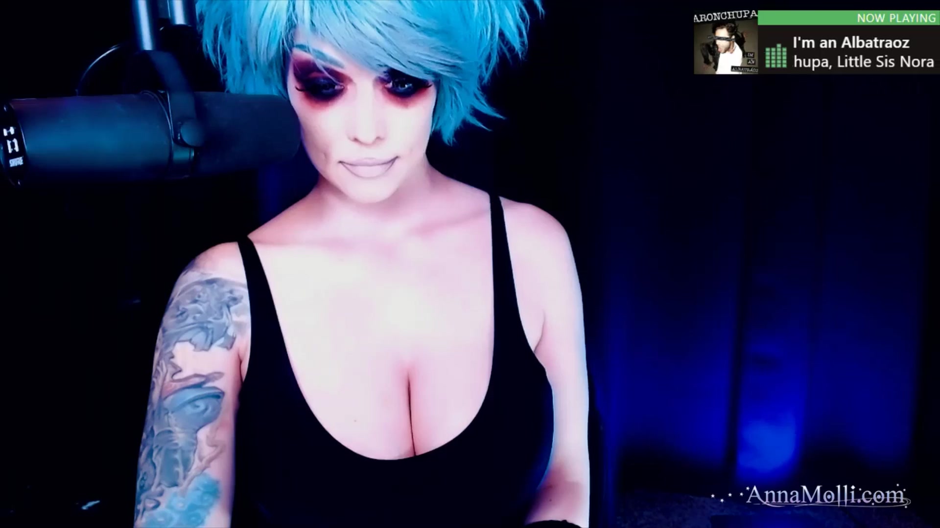 Gallery image thumbnail from AnnaMolli's myfreecams stream on, 12/25/2024, 04:45 image 10 of 20