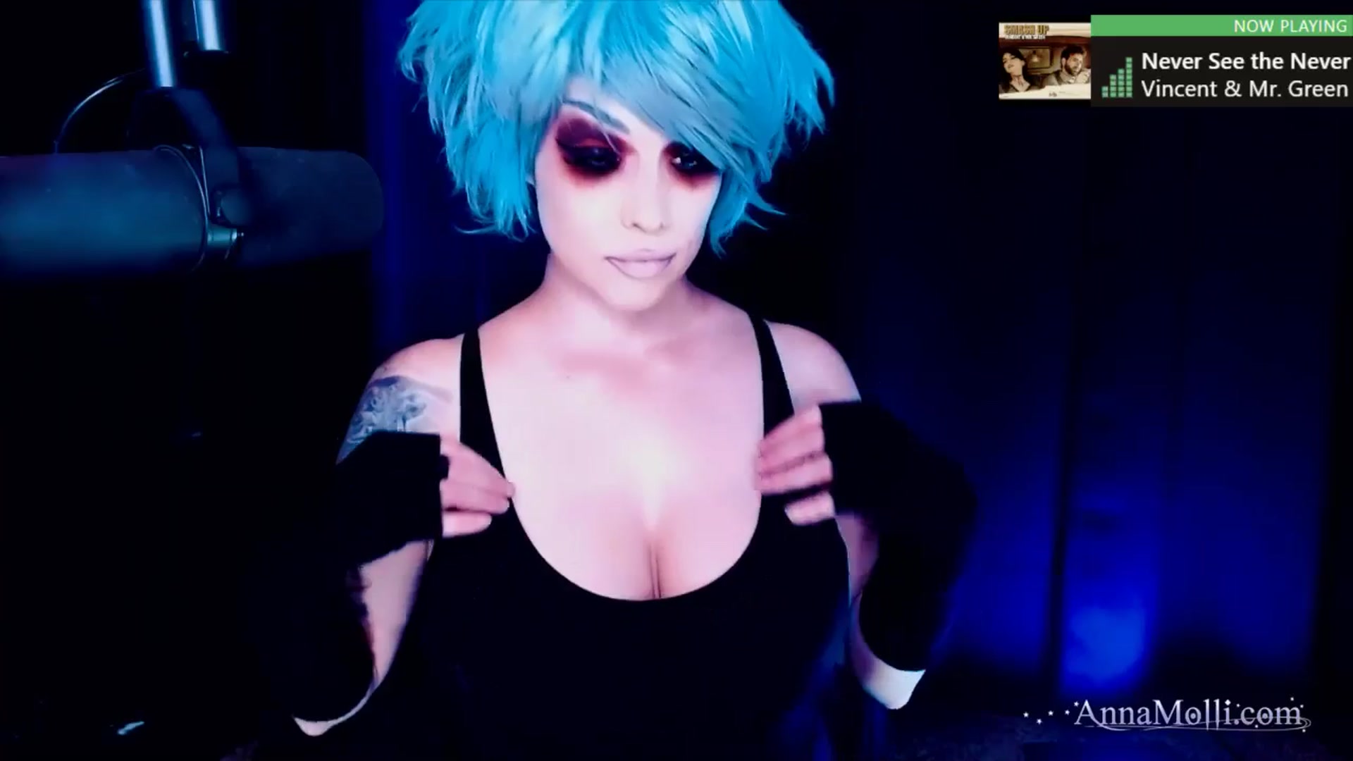 Gallery image thumbnail from AnnaMolli's myfreecams stream on, 12/25/2024, 04:45 image 9 of 20