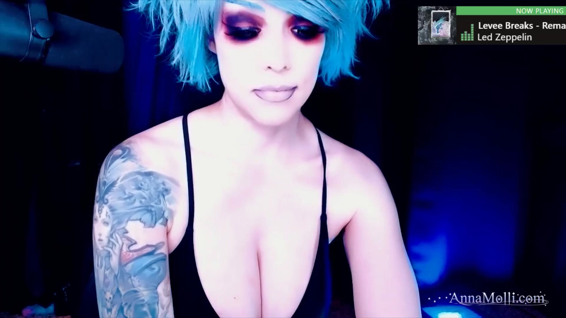 Gallery image thumbnail from AnnaMolli's myfreecams stream on, 12/28/2024, 04:58 image 2 of 20