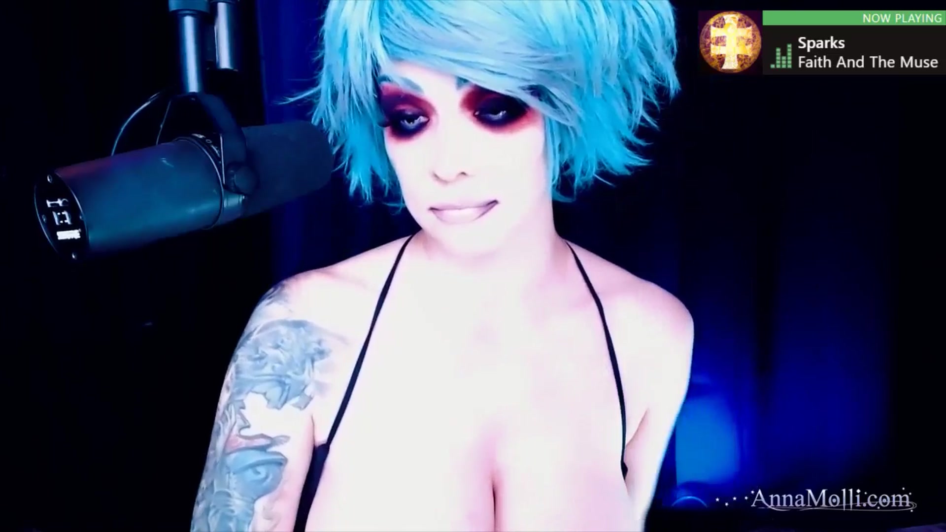 Gallery image thumbnail from AnnaMolli's myfreecams stream on, 01/14/2025, 05:03 image 9 of 20