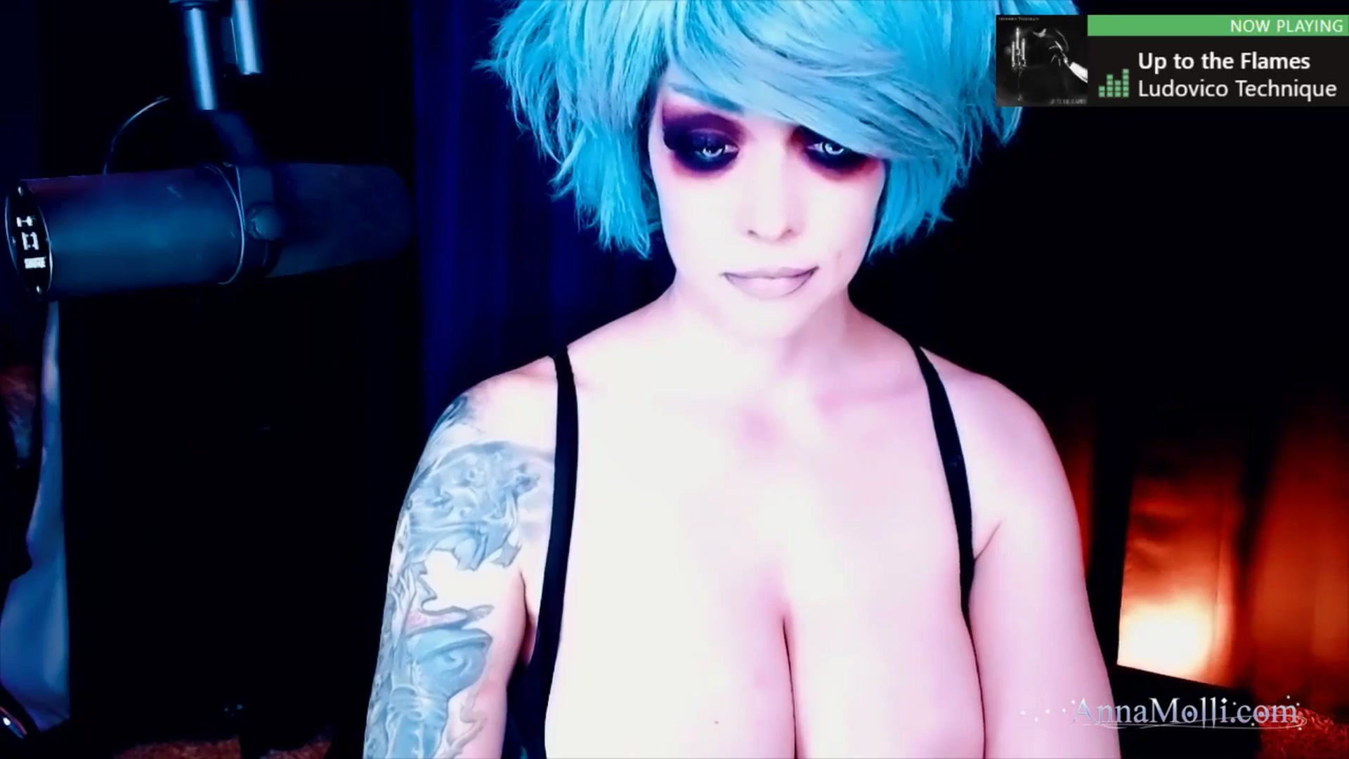 Gallery image thumbnail from AnnaMolli's myfreecams stream on, 02/21/2025, 05:05 image 19 of 20