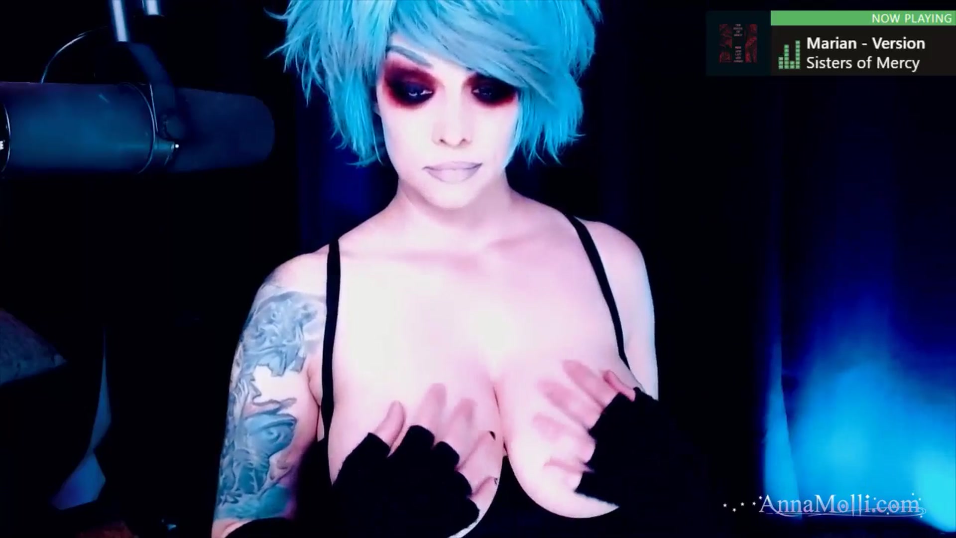 Gallery image thumbnail from AnnaMolli's myfreecams stream on, 02/25/2025, 04:41 image 2 of 20