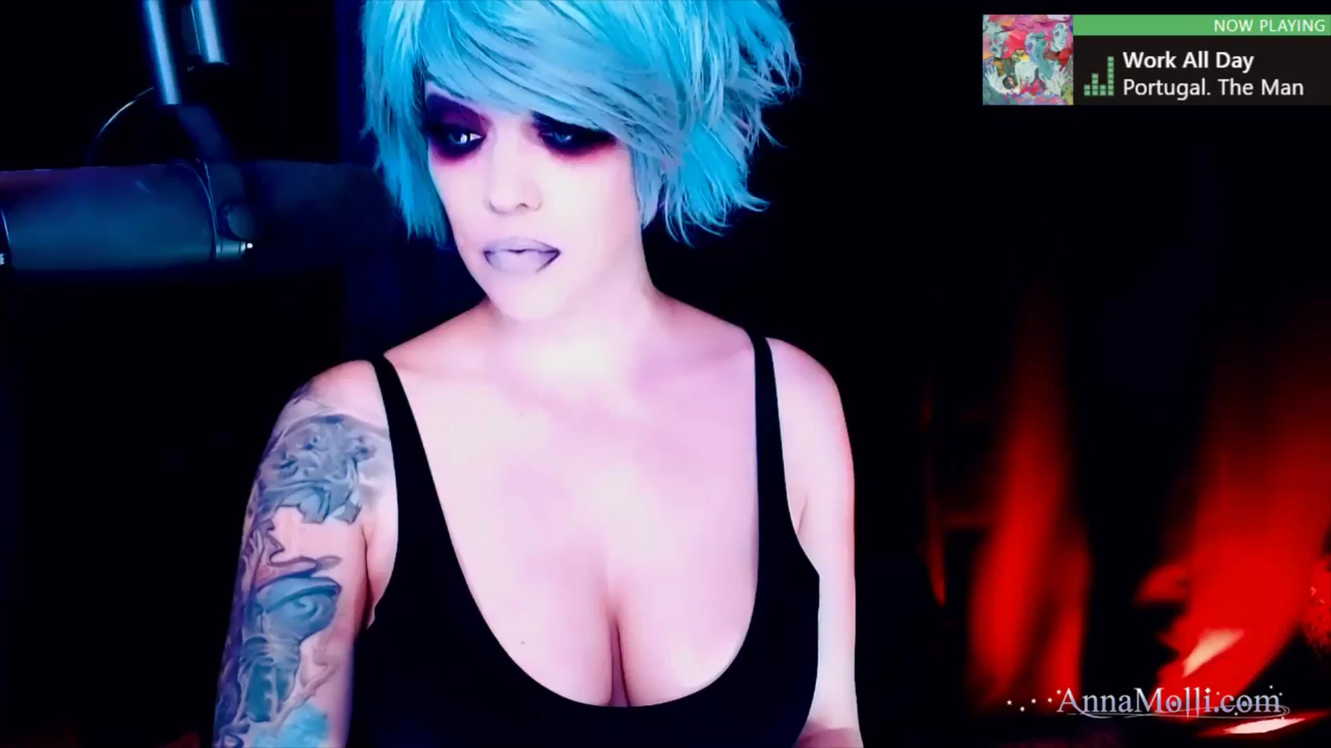 Gallery image thumbnail from AnnaMolli's myfreecams stream on, 03/03/2025, 03:52 image 4 of 20