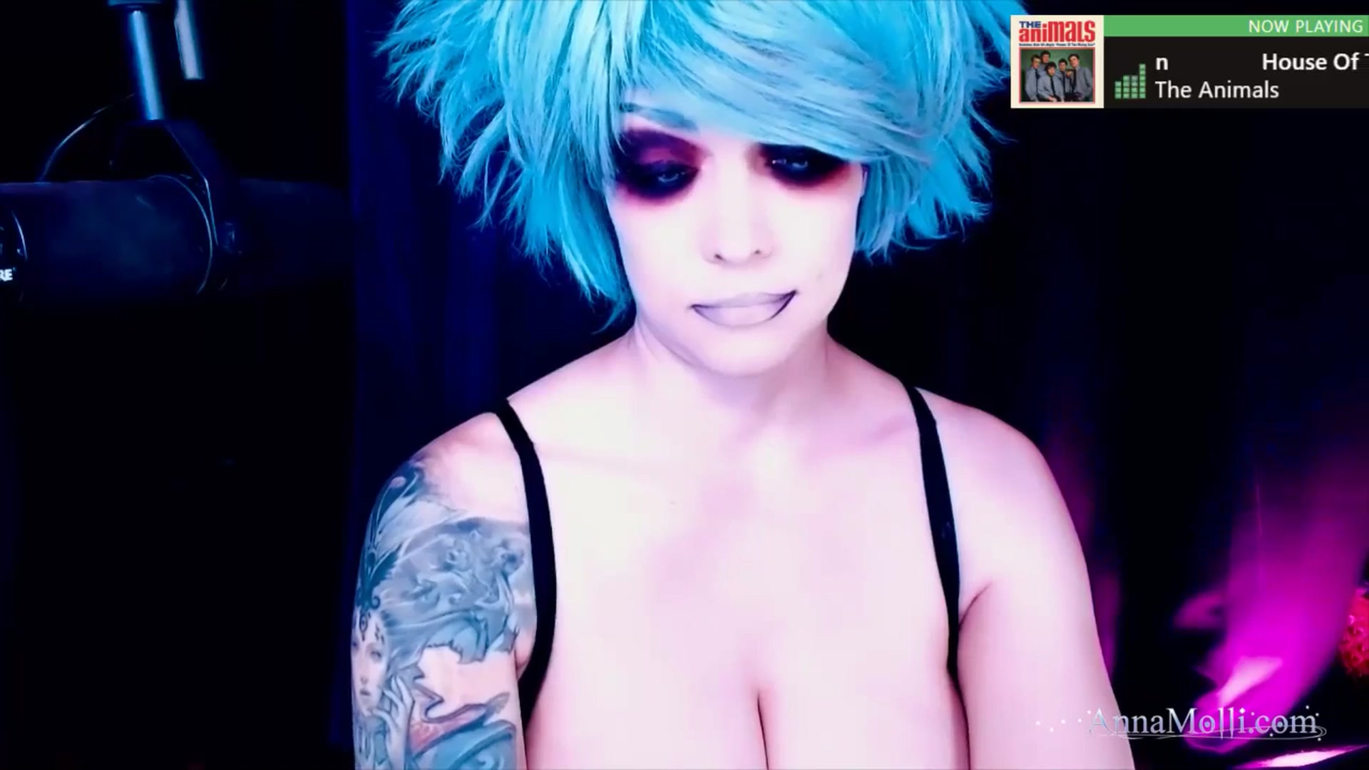 Gallery image thumbnail from AnnaMolli's myfreecams stream on, 03/03/2025, 03:52 image 14 of 20