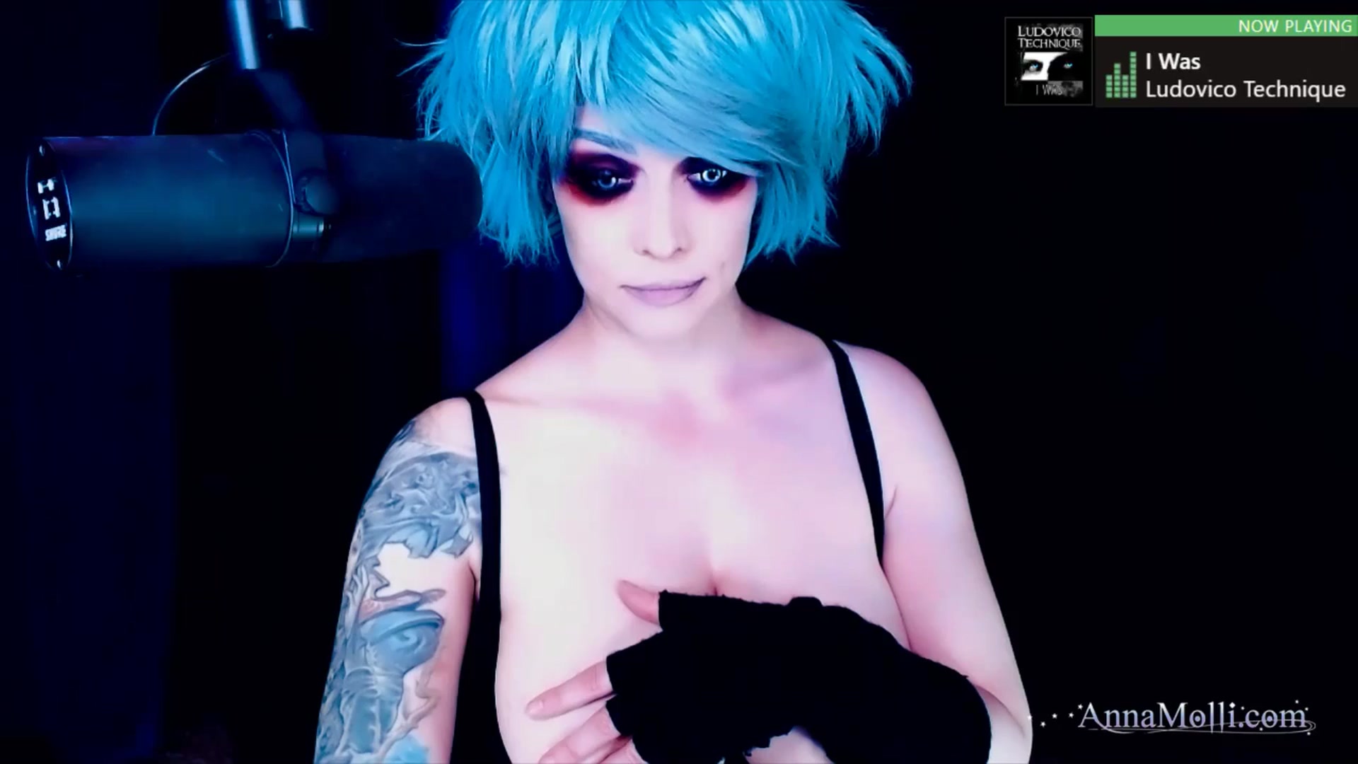 Gallery image thumbnail from AnnaMolli's myfreecams stream on, 03/08/2025, 05:02 image 1 of 20