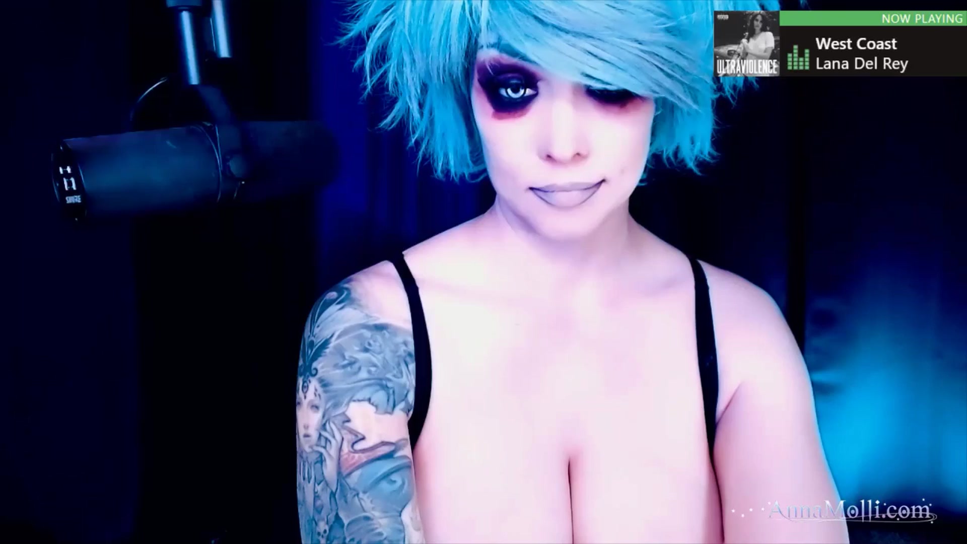 Gallery image thumbnail from AnnaMolli's myfreecams stream on, 03/09/2025, 05:05 image 16 of 20