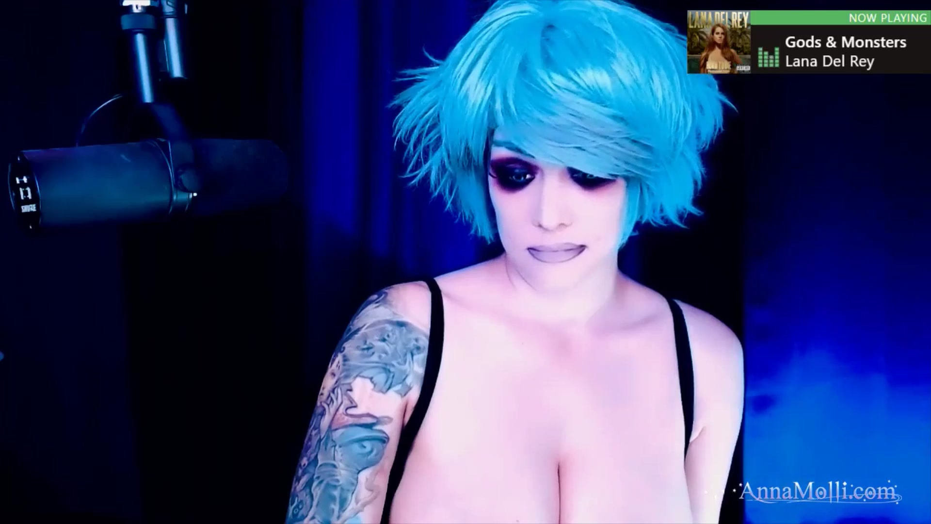 Gallery image thumbnail from AnnaMolli's myfreecams stream on, 03/10/2025, 03:20 image 5 of 20