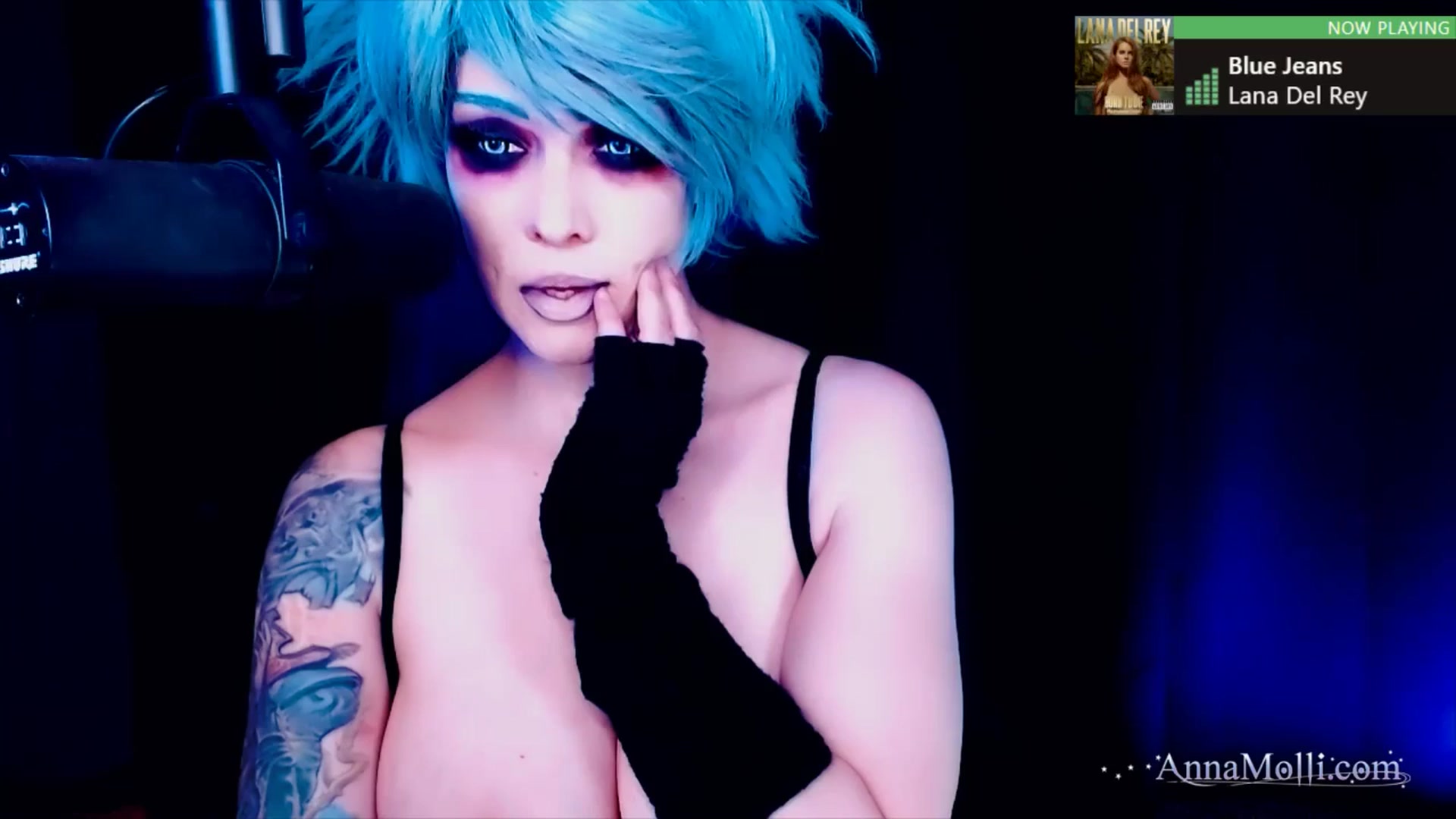 Gallery image thumbnail from AnnaMolli's myfreecams stream on, 03/17/2025, 04:02 image 1 of 20