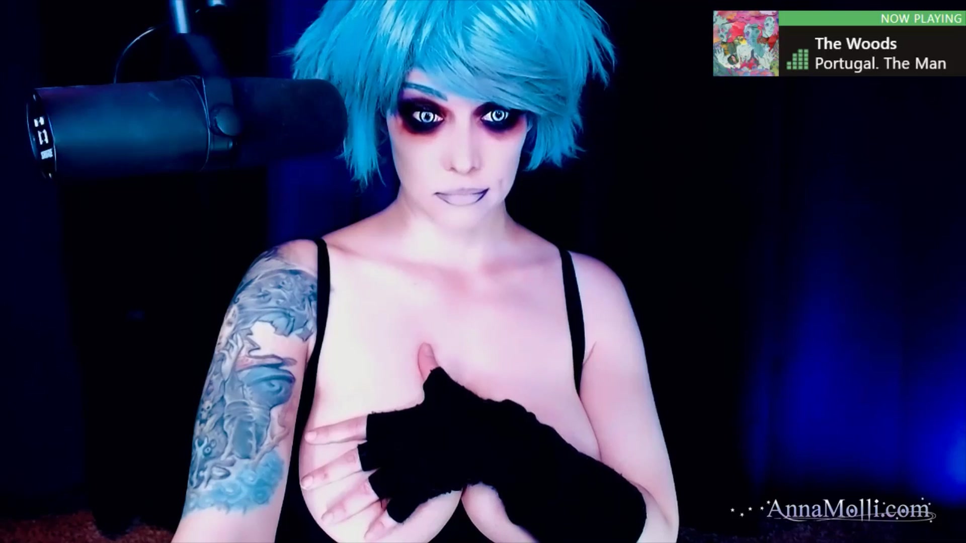 Gallery image thumbnail from AnnaMolli's myfreecams stream on, 03/17/2025, 04:02 image 9 of 20