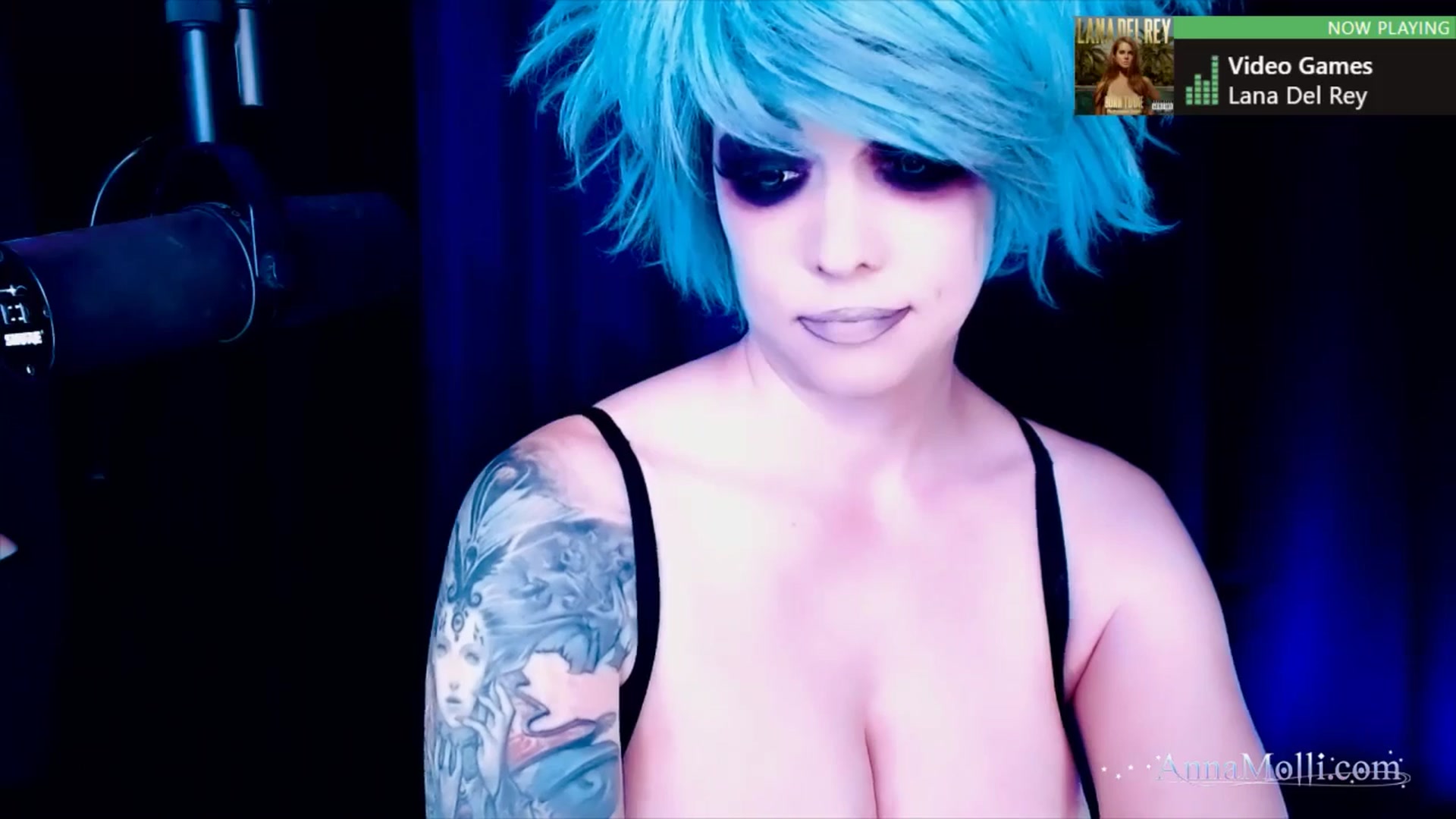 Gallery image thumbnail from AnnaMolli's myfreecams stream on, 03/21/2025, 04:04 image 2 of 20