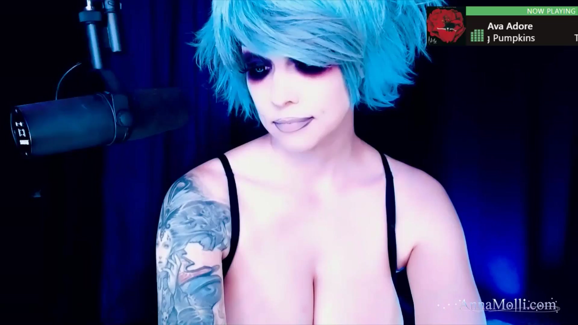 Gallery image thumbnail from AnnaMolli's myfreecams stream on, 04/15/2025, 04:06 image 13 of 20