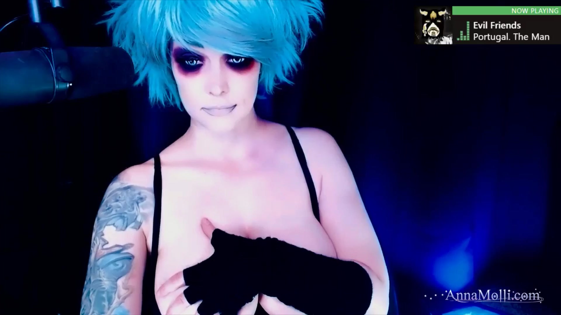 Gallery image thumbnail from AnnaMolli's myfreecams stream on, 04/18/2025, 04:02 image 10 of 20