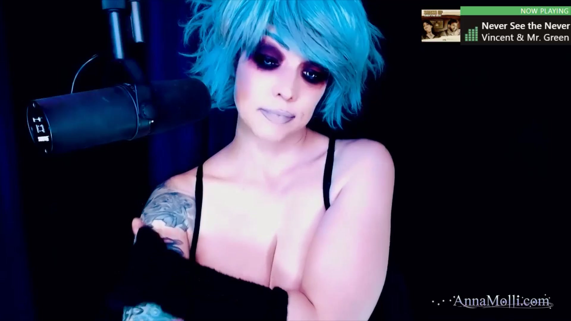 Gallery image thumbnail from AnnaMolli's myfreecams stream on, 04/20/2025, 03:35 image 6 of 20