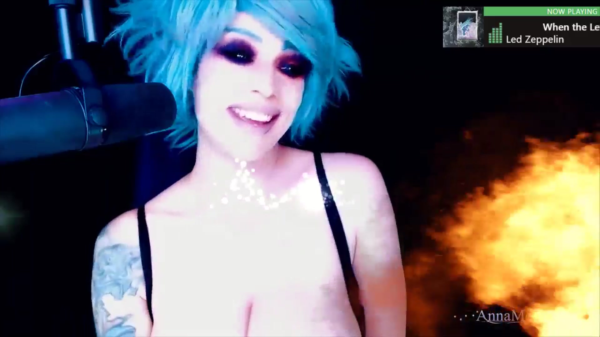 Gallery image thumbnail from AnnaMolli's myfreecams stream on, 04/20/2025, 04:01 image 13 of 20