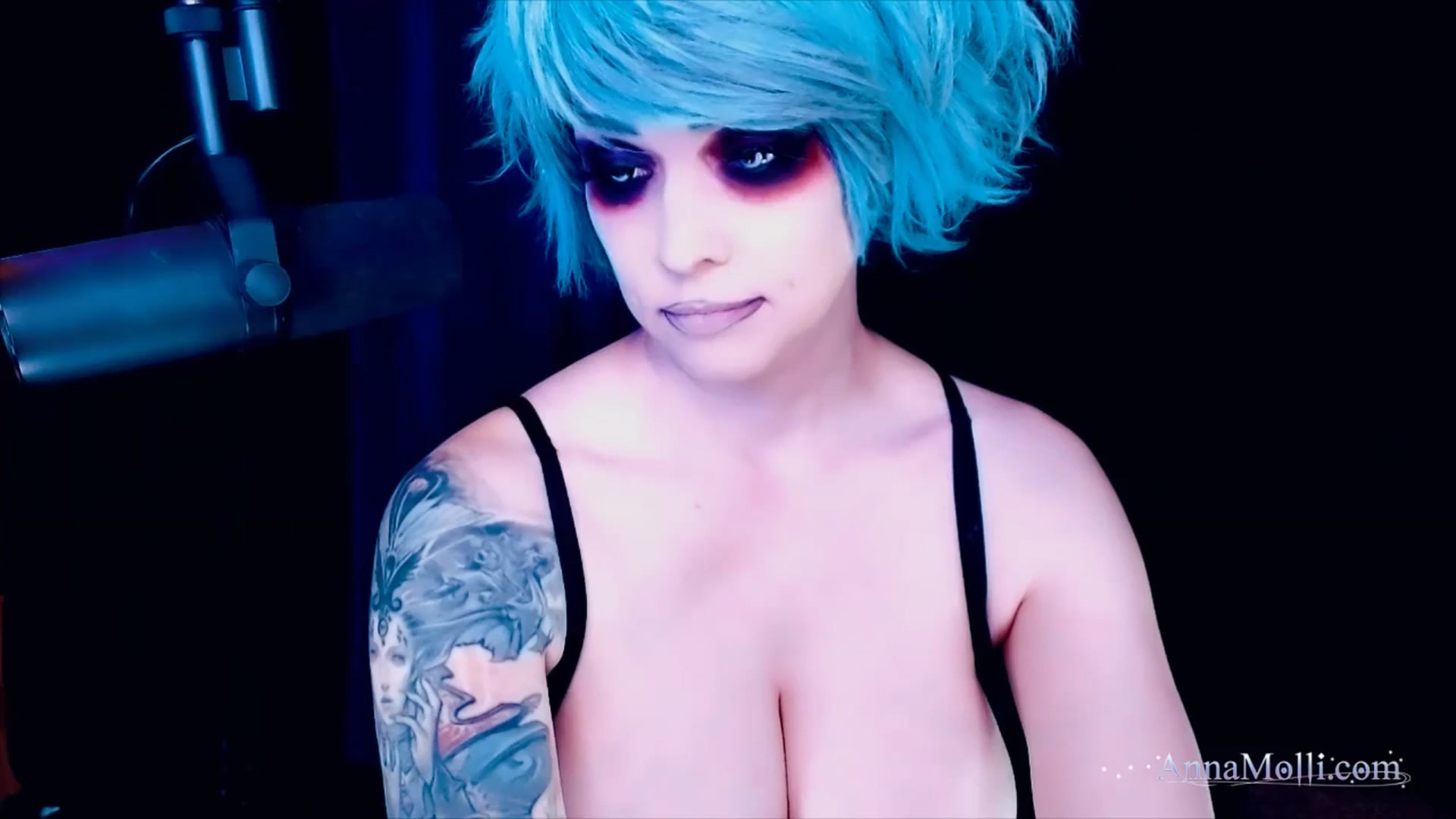 Gallery image thumbnail from AnnaMolli's myfreecams stream on, 04/26/2025, 04:03 image 1 of 20
