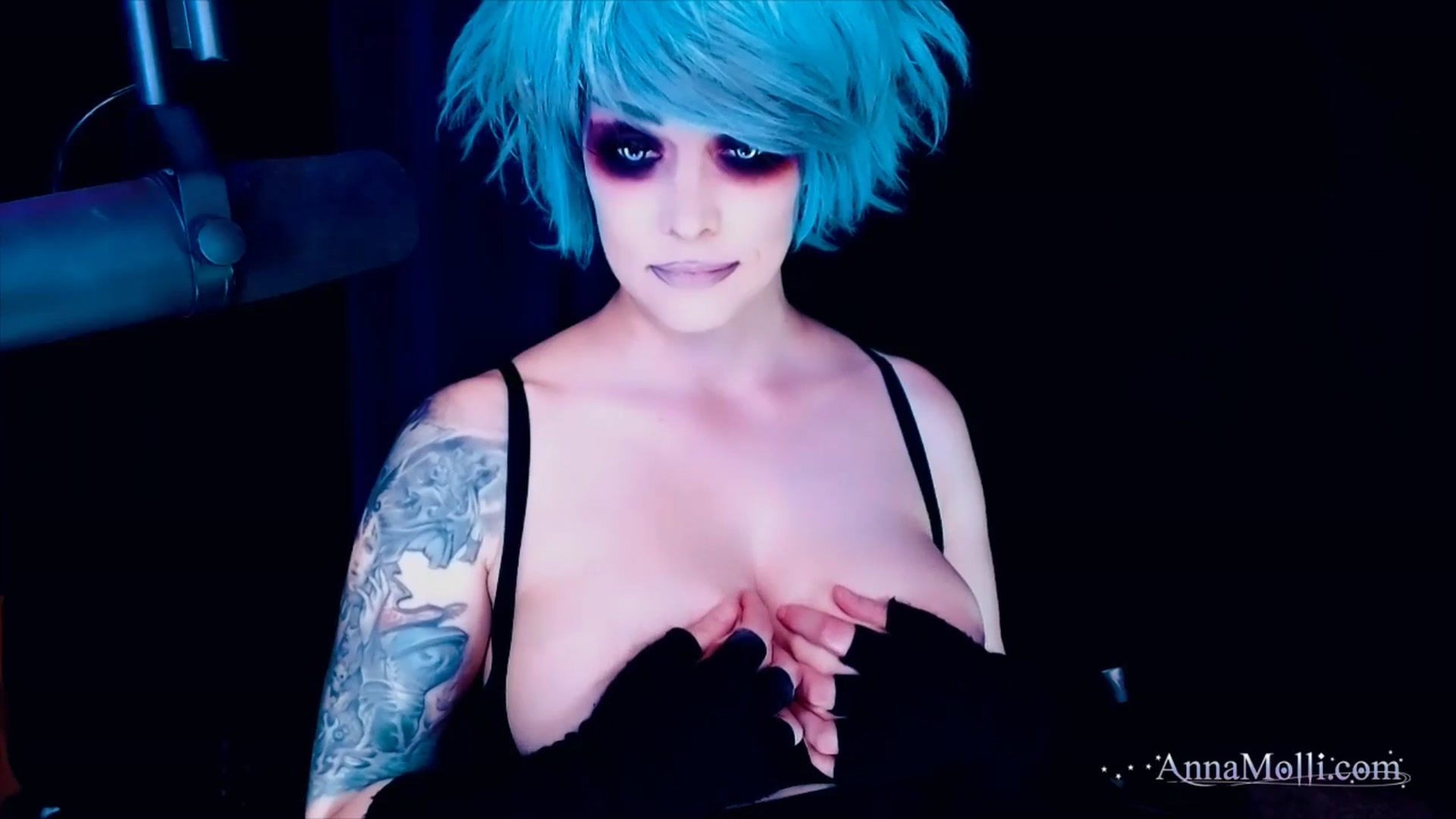 Gallery image thumbnail from AnnaMolli's myfreecams stream on, 04/26/2025, 04:03 image 4 of 20