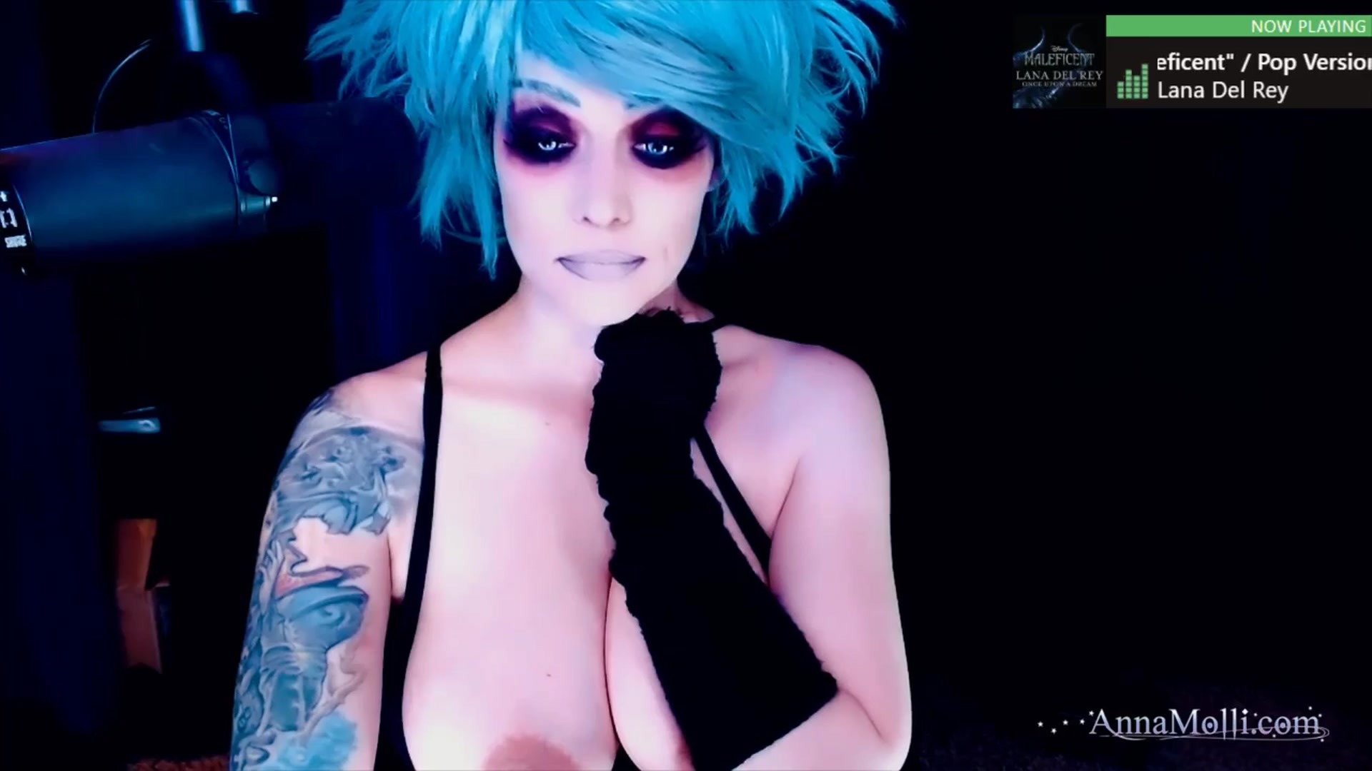 Gallery image thumbnail from AnnaMolli's myfreecams stream on, 04/27/2025, 04:13 image 7 of 20