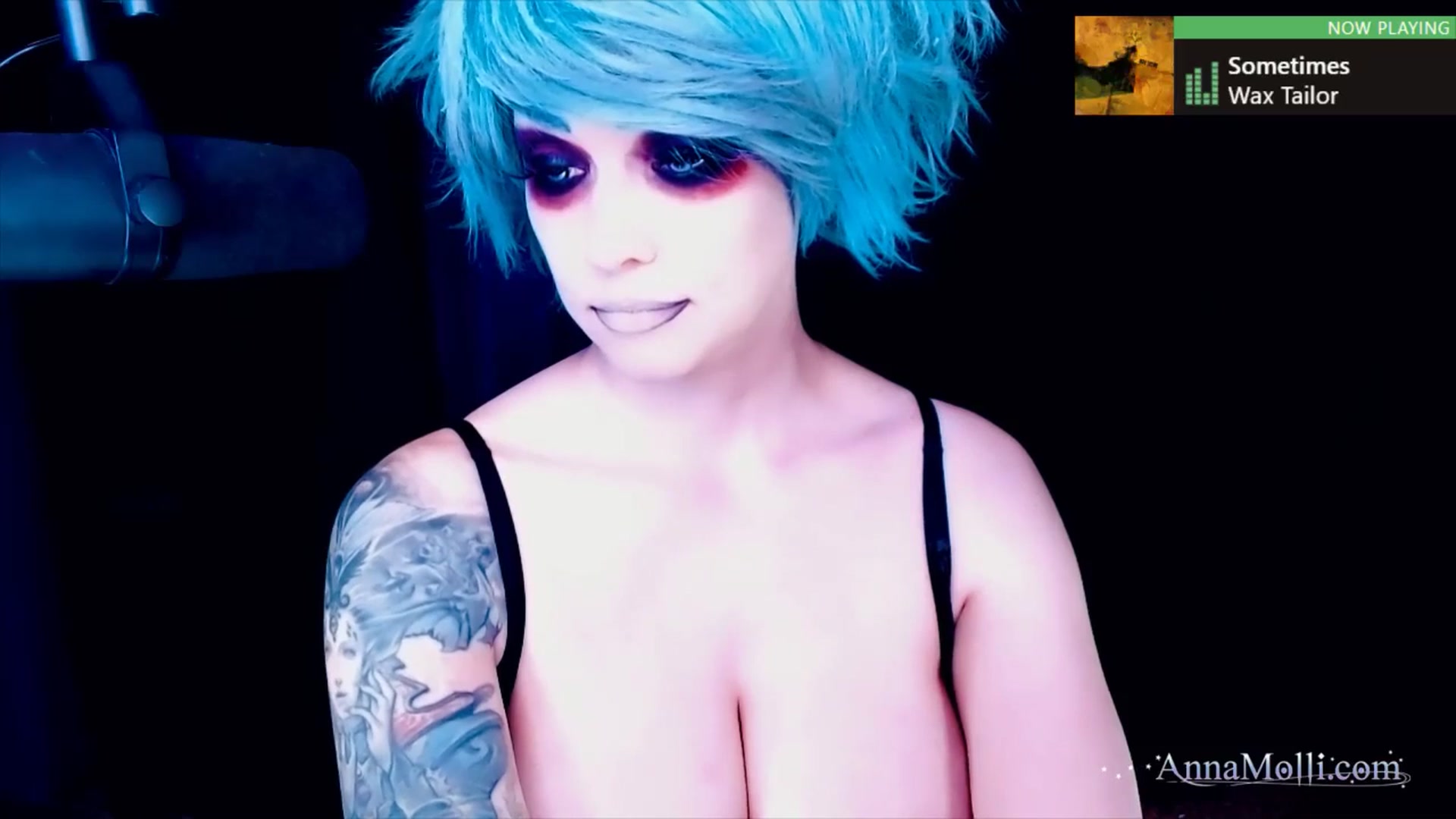 Gallery image thumbnail from AnnaMolli's myfreecams stream on, 05/06/2025, 04:07 image 2 of 20