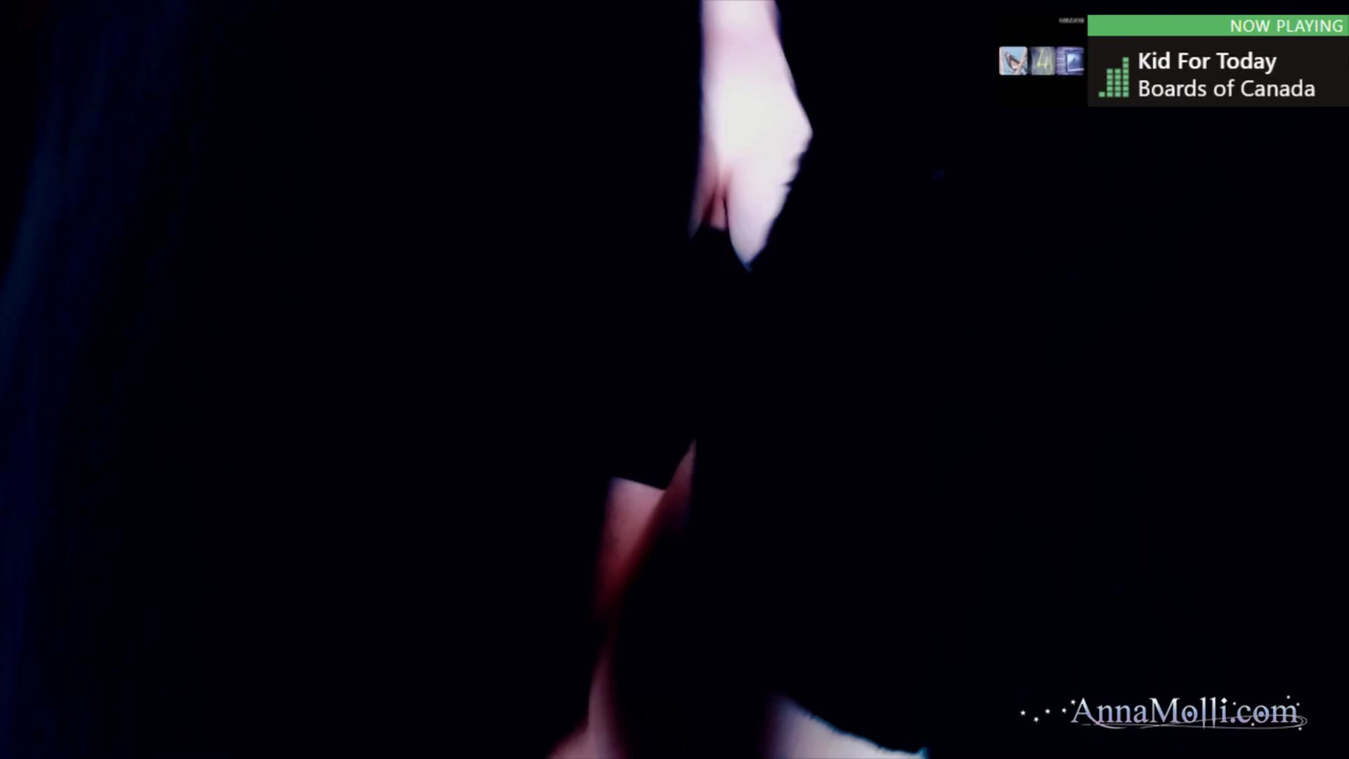 Gallery image thumbnail from AnnaMolli's myfreecams stream on, 05/21/2025, 04:04 image 12 of 20