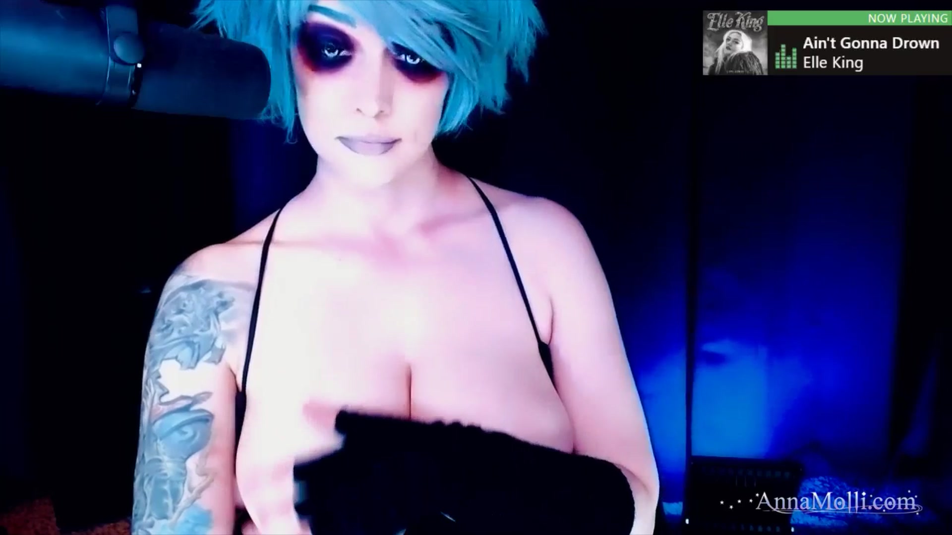 Gallery image thumbnail from AnnaMolli's myfreecams stream on, 05/22/2025, 04:09 image 5 of 20