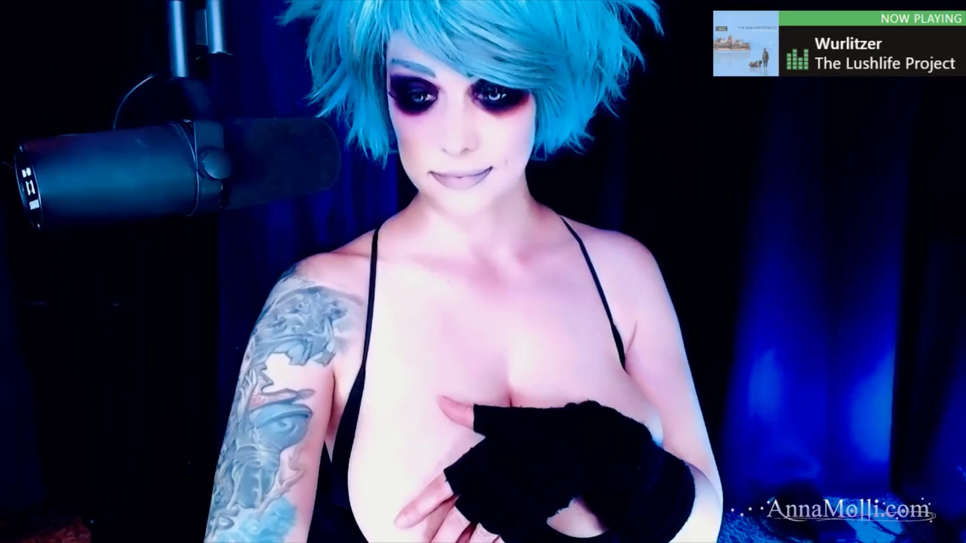 Gallery image thumbnail from AnnaMolli's myfreecams stream on, 06/03/2025, 03:52 image 11 of 20