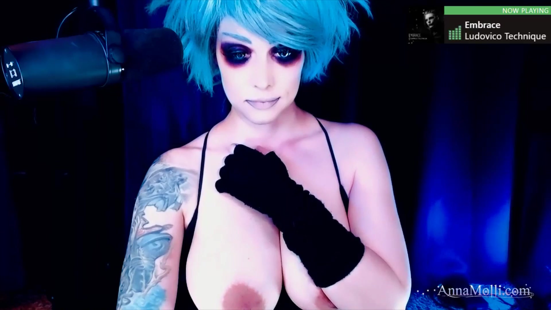 Gallery image thumbnail from AnnaMolli's myfreecams stream on, 06/03/2025, 03:52 image 3 of 20